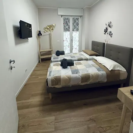Brera A 500 Mt Da San Siro Гостевой дом 3*
